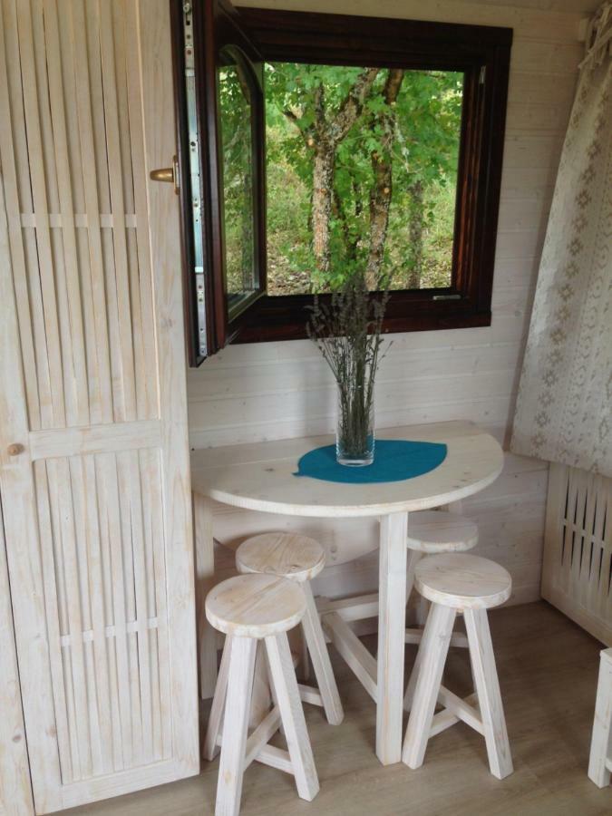 La Roulotte Clerelu - Du Domaine Des Ramonets Guest House Cahors Exterior foto