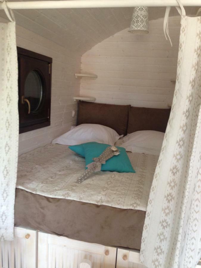 La Roulotte Clerelu - Du Domaine Des Ramonets Guest House Cahors Exterior foto