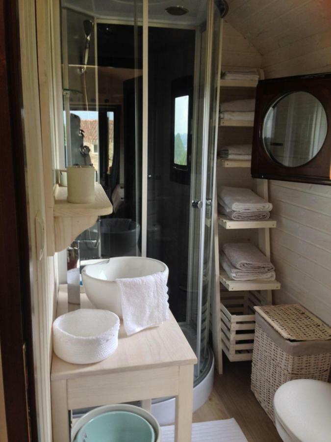 La Roulotte Clerelu - Du Domaine Des Ramonets Guest House Cahors Exterior foto